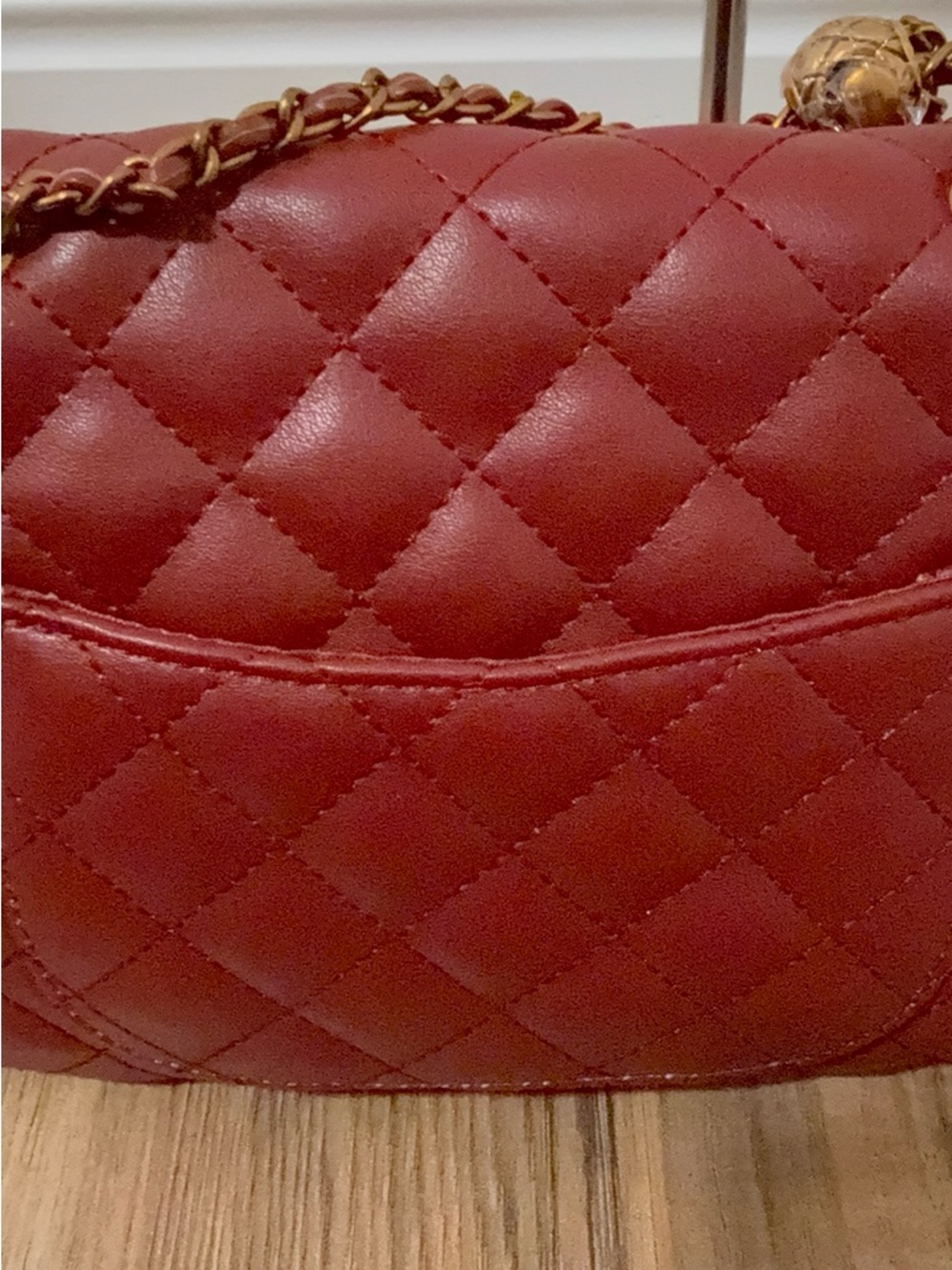 NWT Quilted Red Leather Shoulder Bag with Chain Strap adapts to Crossbody - Picture 5 of 6